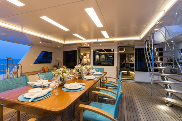 LA PASSION - alfresco dining. Photo courtesy of Jeff Brown