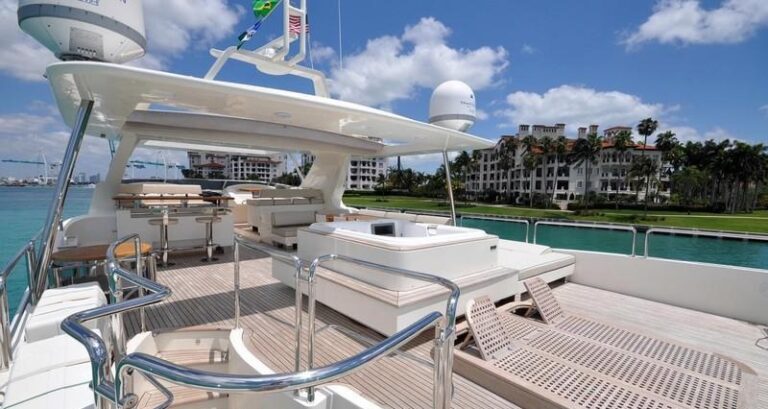 LADY CAROLE - Sundeck