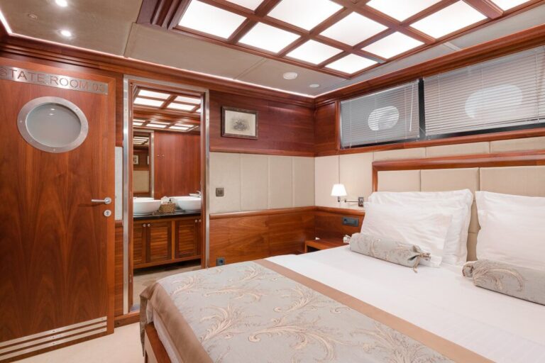 Double Cabin