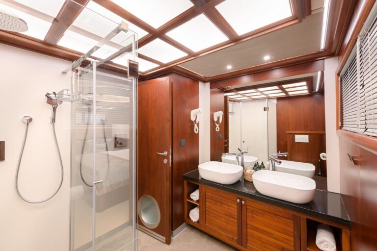 Ensuite