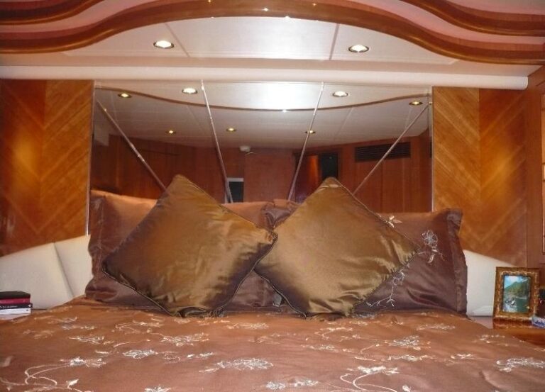 LADY MARGARET -  VIP Cabin