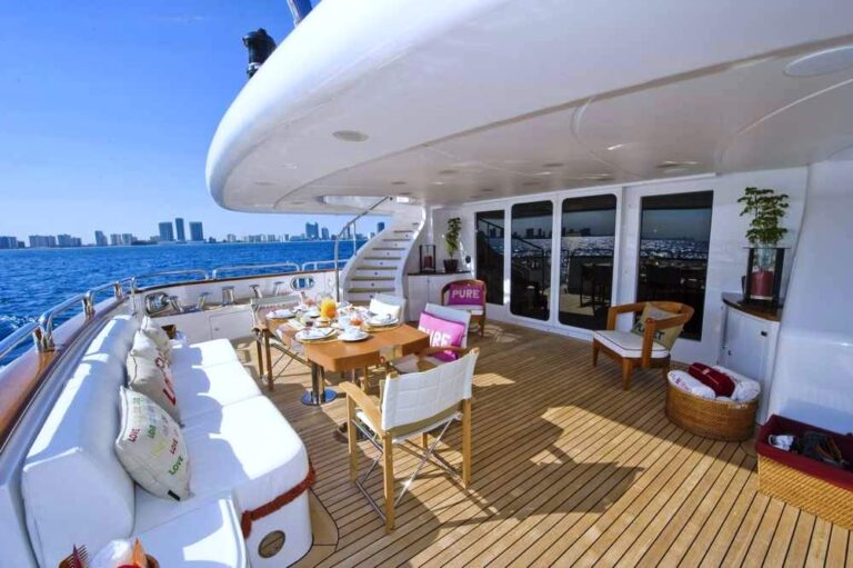 LADY SHEILA -  Aft