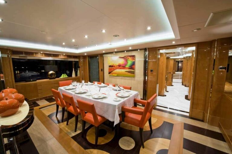 LADY SHEILA -  Dining