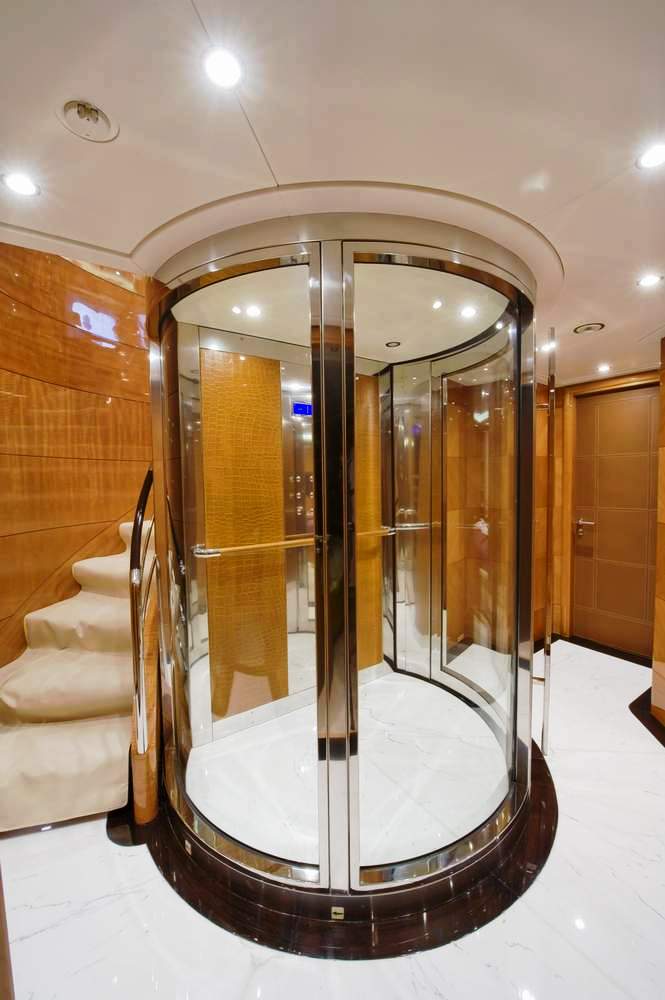 LADY SHEILA -  Elevator