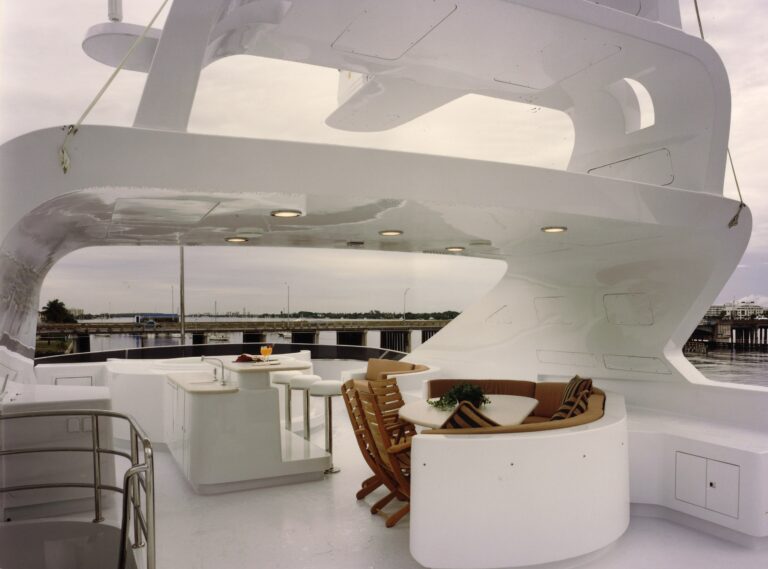 LAGNIAPPE Flybridge