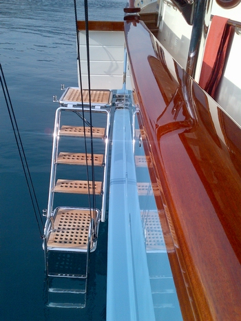 LARIMAR -  Side Boarding