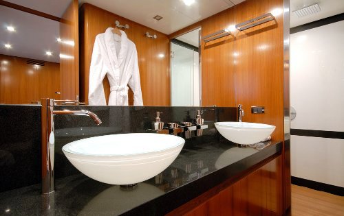 LARMERA -  Bathroom