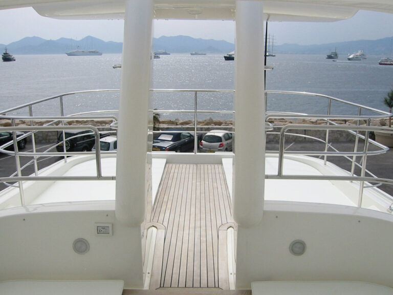 LAVINA - Sunbathing on Top Deck