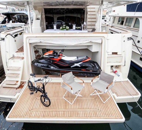 LE PETIT BATEAU -  Swim Platform and toys