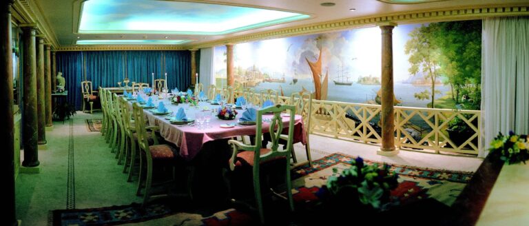 LEANDER - Dining