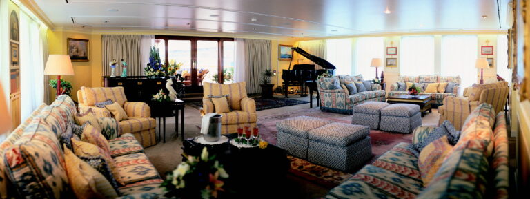 LEANDER - Main Saloon