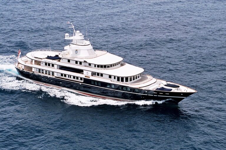 LEANDER - Underway