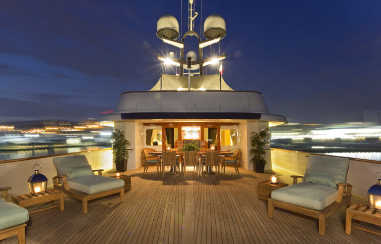 LEGEND - Bridge Deck Aft