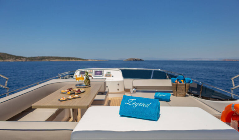 LEGEND's Flybridge