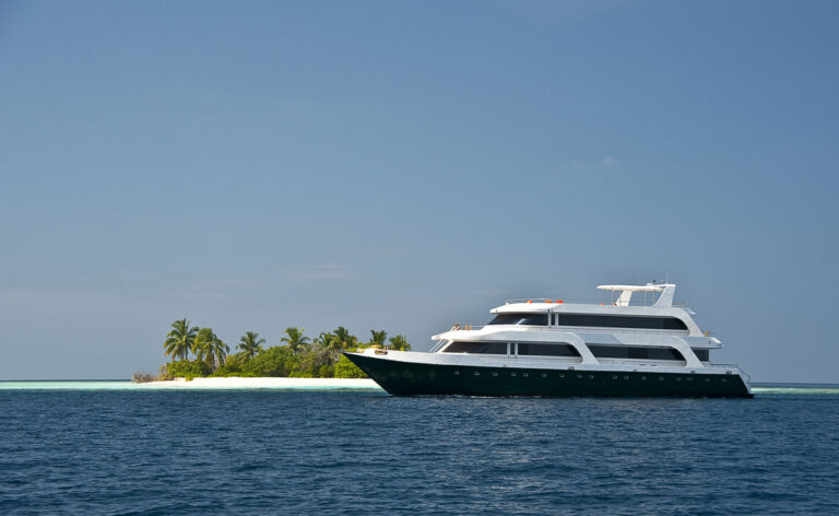 LEO - Yacht
