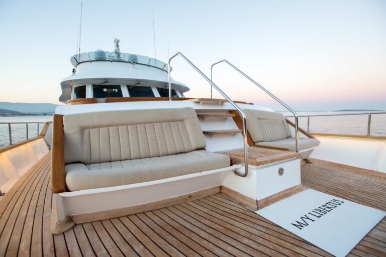 LIBERTUS - Foredeck