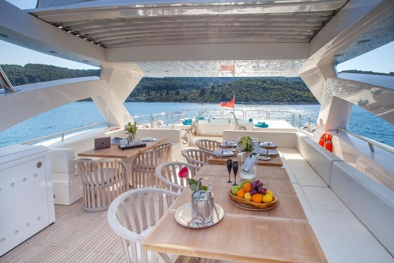 LIDIA III - Sundeck