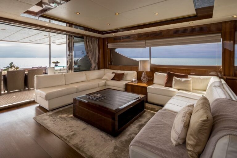 Main salon lounge