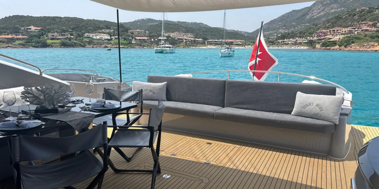 Aft Deck Seating