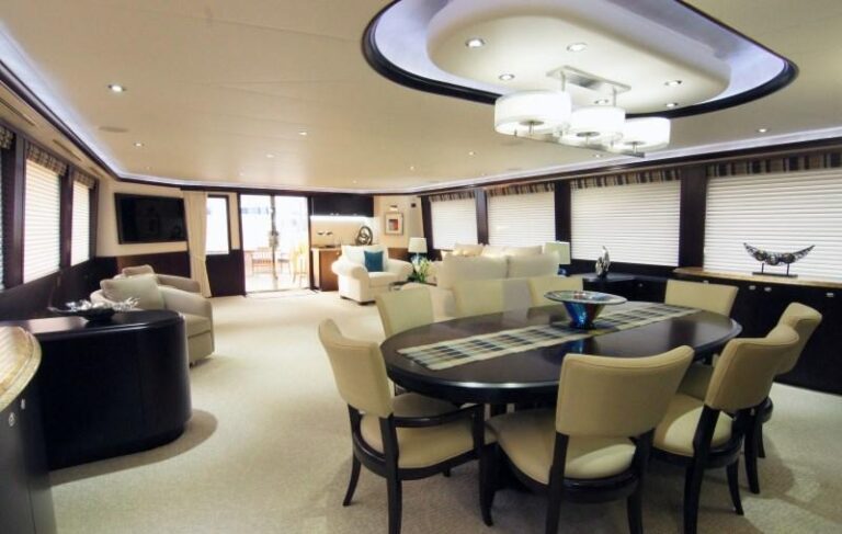 LINE DRIVE -  Dining and Salon