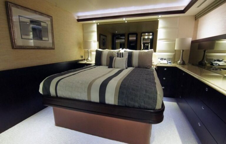 LINE DRIVE -  Guest Cabin