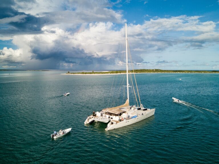 Catamaran LONESTAR - Aerial view