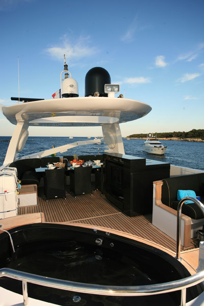 LOR - Sundeck Spa Pool