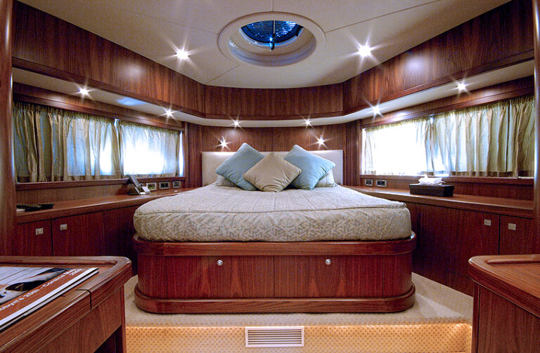 LOW PROFILE - Master Cabin