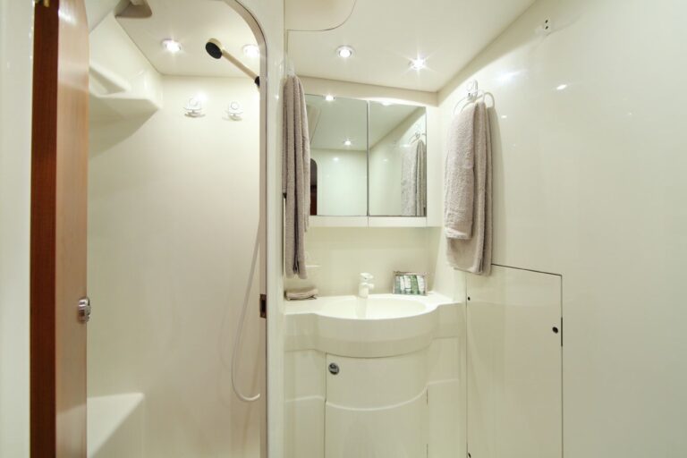 LUPA OF LONDON Master Bathroom