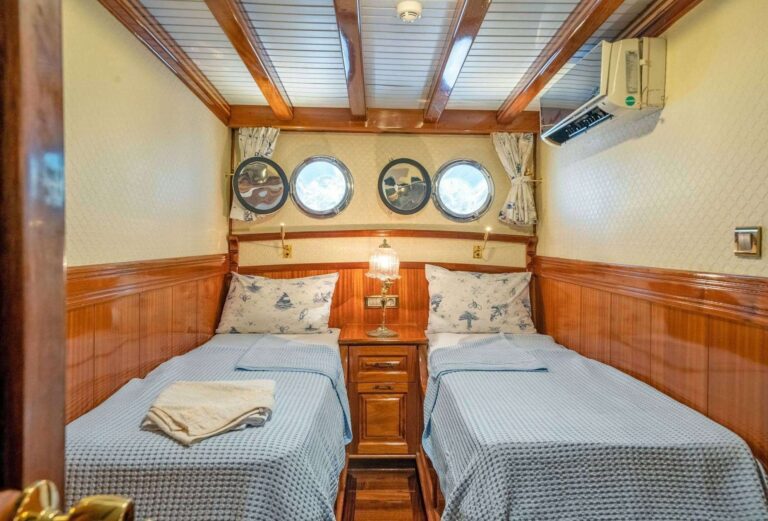 Twin Cabin