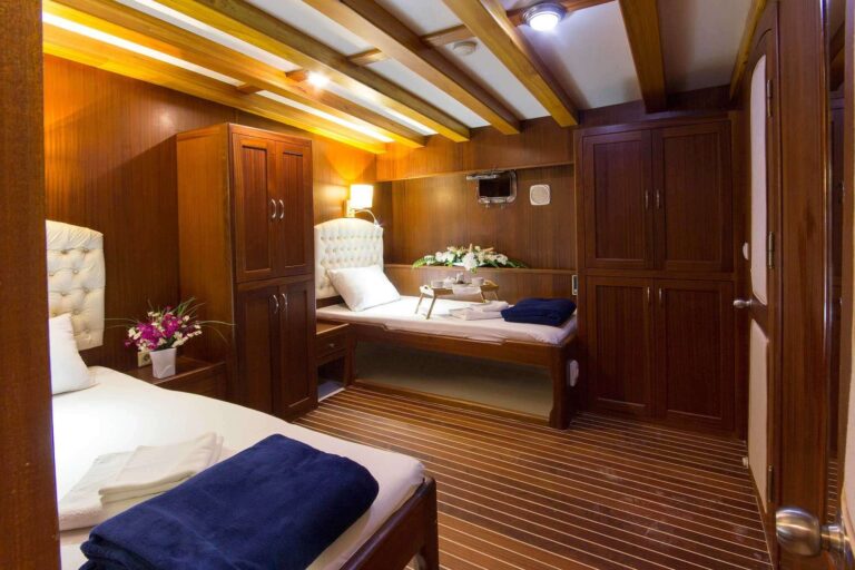 Twin Cabin