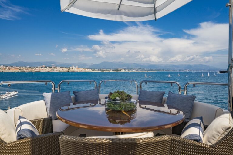 Sun Deck Dining