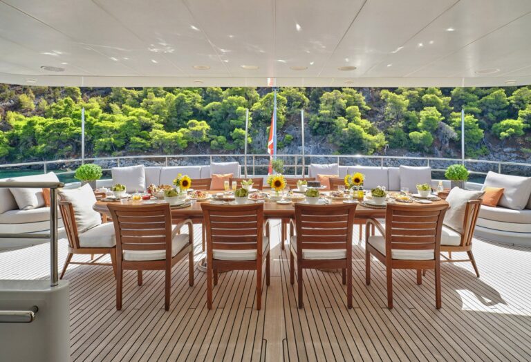 Upper Deck Dining