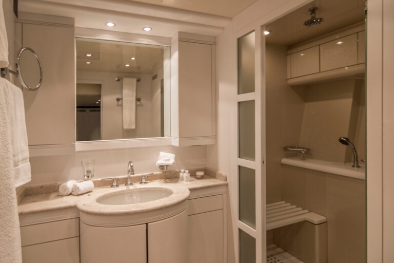 Ensuite With Shower