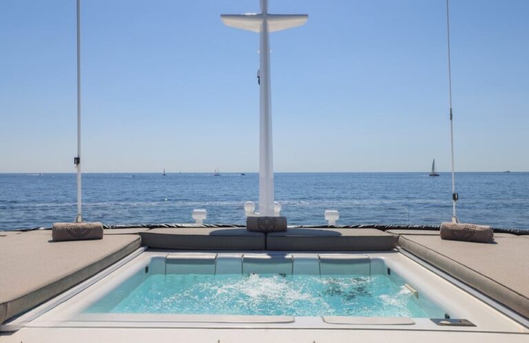 Exterior Sunbathing Area