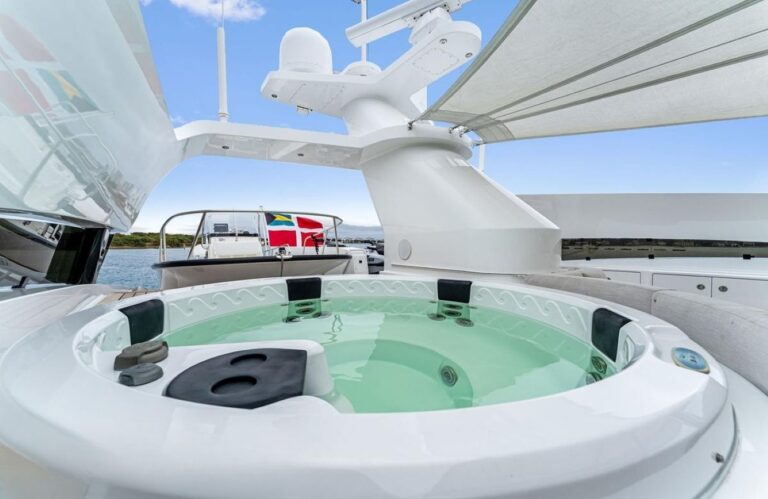 Exterior Sunbathing Area