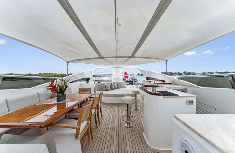 Exterior Relaxation Area With Dining