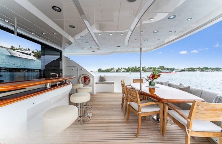 Exterior Relaxation Area With Dining