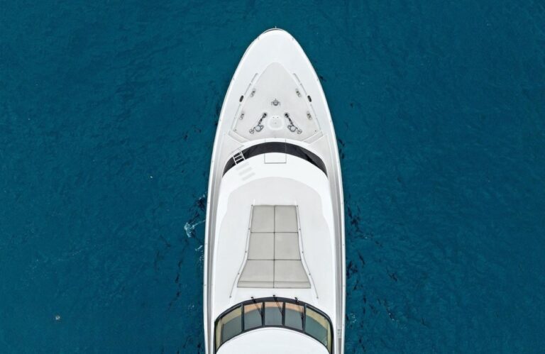 Foredeck Relaxation Area