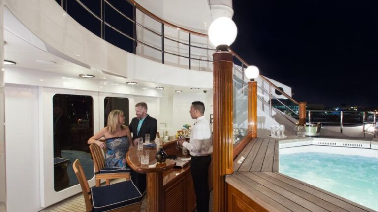 Charter yacht FREEDOM