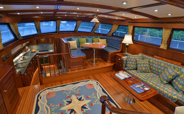 LYMAN MORSE Yacht EXCELLENCE -  Salon