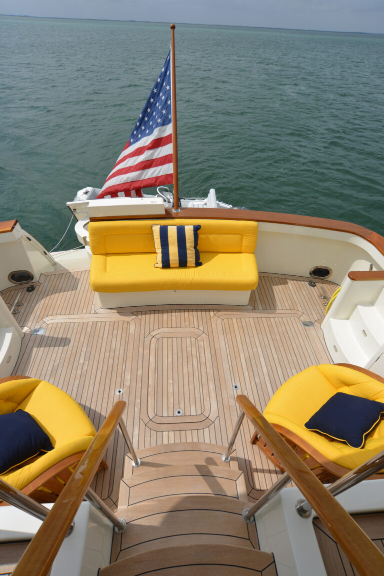 LYMAN MORSE Yacht EXCELLENCE -  Spacious Deck