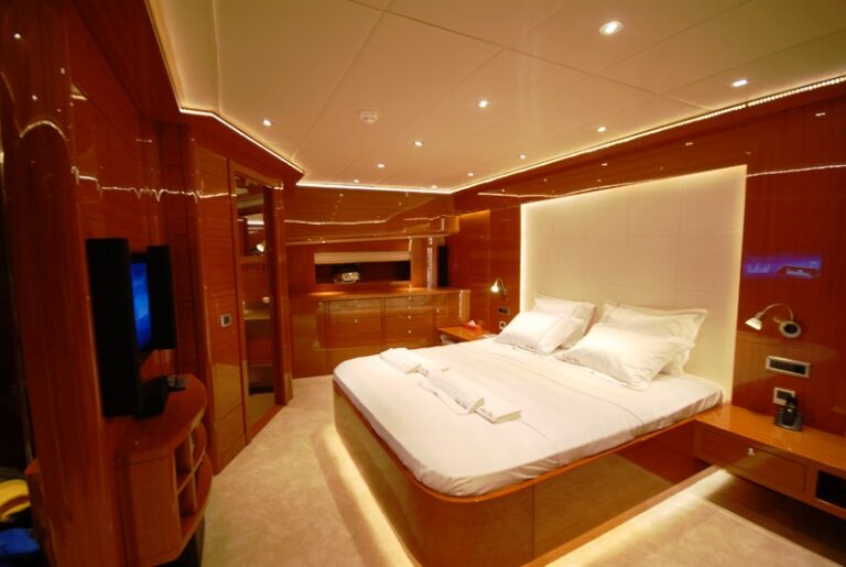 Lady Deisy -  Master Cabin 2