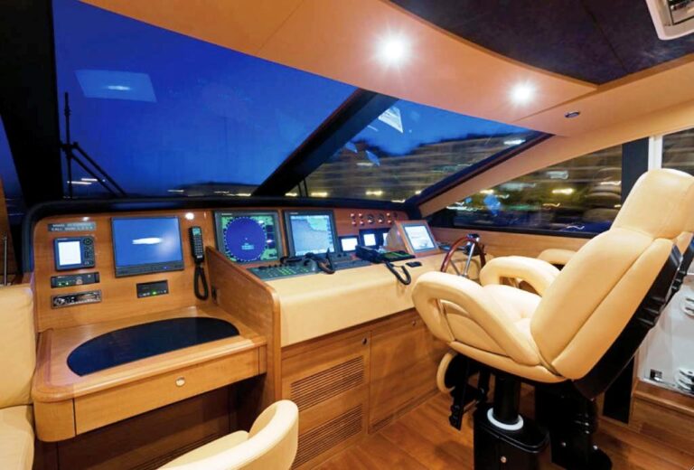 Lady Emma -  Cockpit