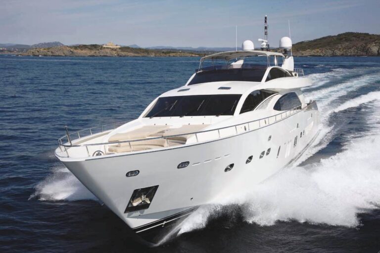 Lady Emma -  Exterior