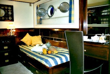 Lady Roxanne -  Twin Cabin