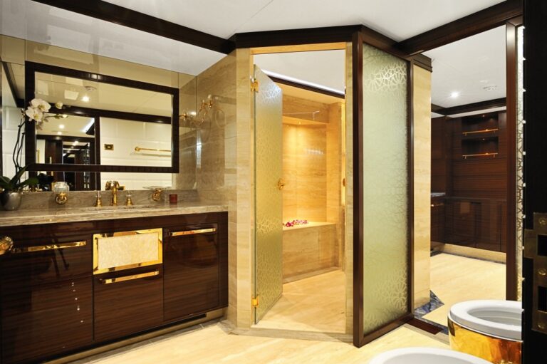 Lady Tahiti Yacht - owners en suite