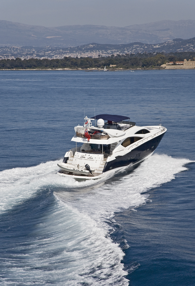 Lady Zehava yacht - Running