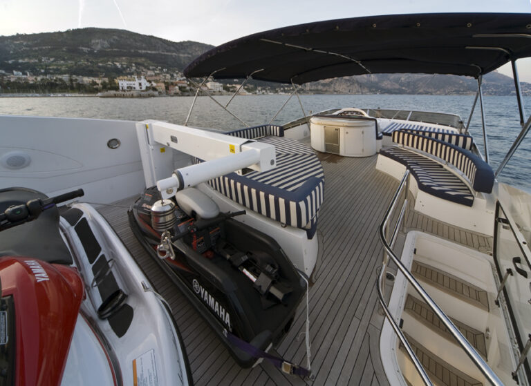Lady Zehava yacht - Toys