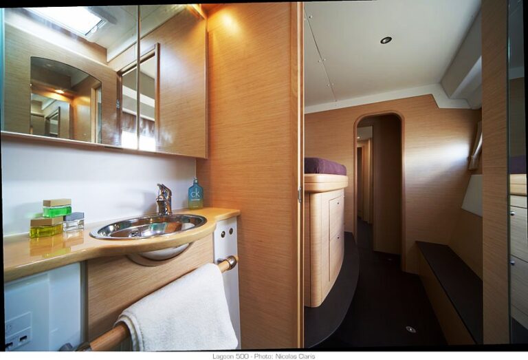 Lagoon 500 Ensuite Cabins